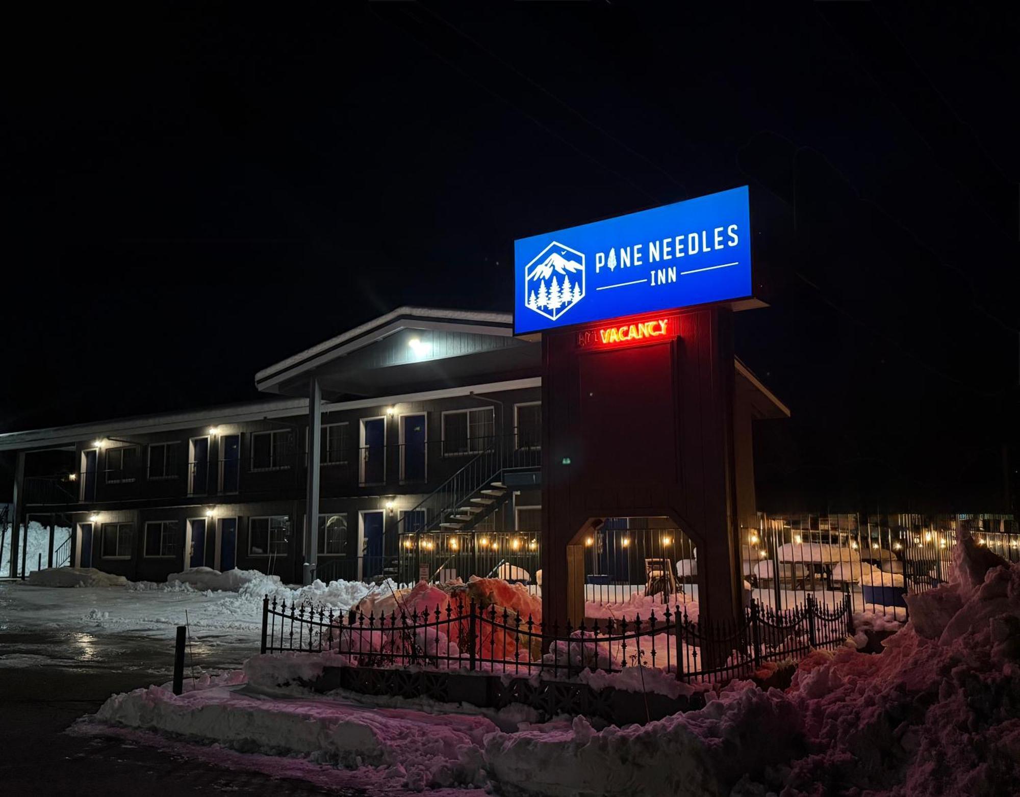 Pine Needles Inn Mount Shasta Exterior photo